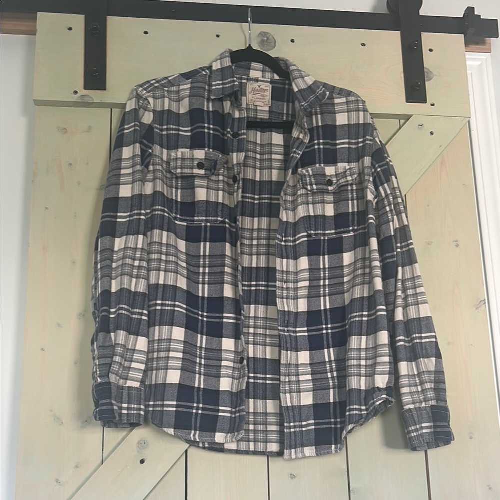 American Eagle Outfitters Blue and White Casual Button Down Shirt